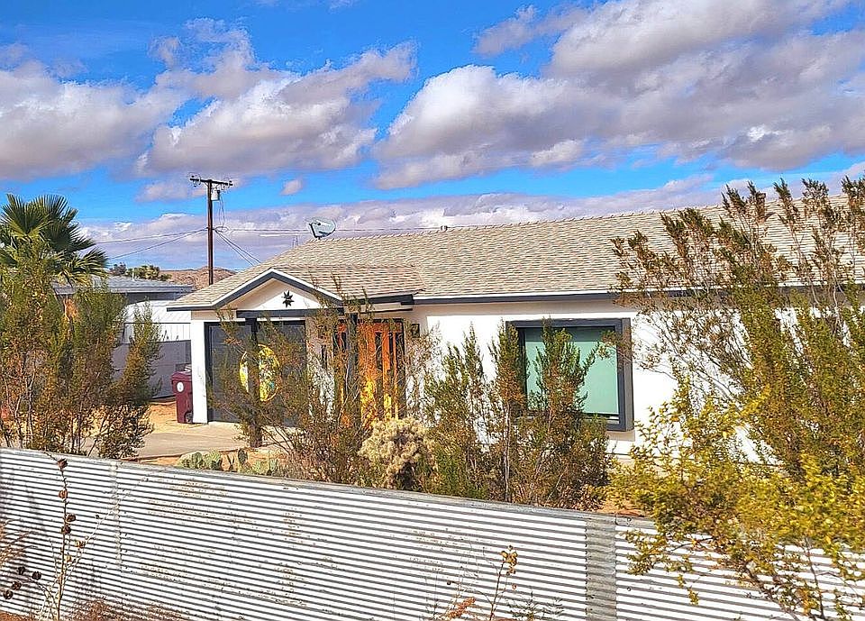 2nd image of 61536 Granada Dr