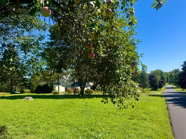 8 Orchard Street, Rockland, ME 04841