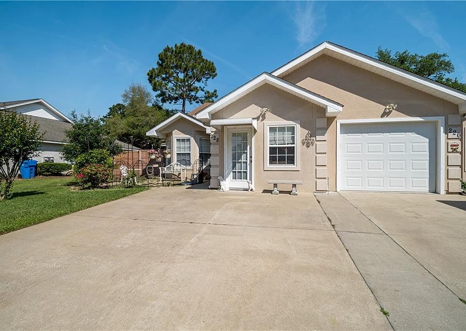 1st image of 226/228 Windridge Dr