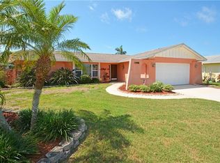 13390 Hacienda Dr, Largo, FL 33774