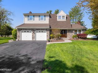 6 Topanga Ct, Manalapan, NJ