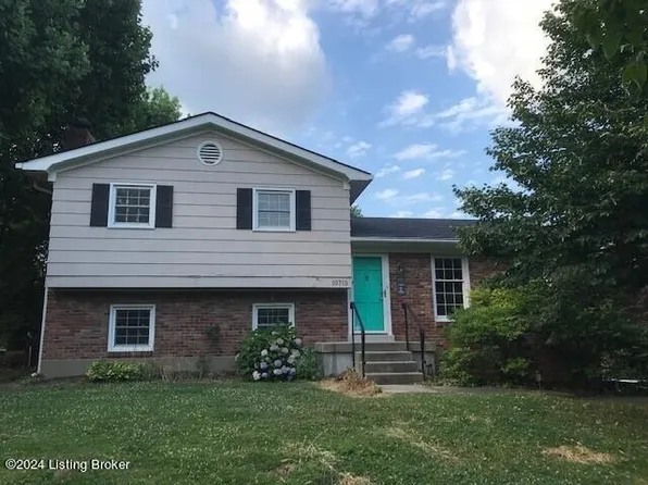 10715 Sunderland Pl, Douglass Hills, KY 40243