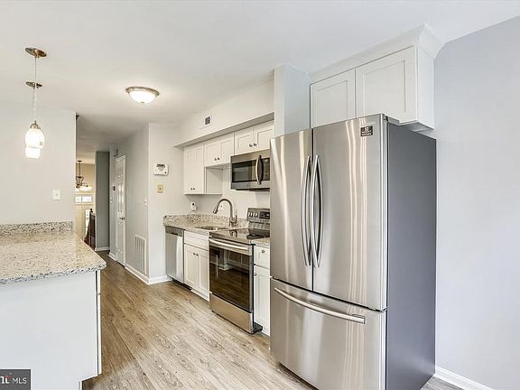 4th image of 8692 Delcris Dr
