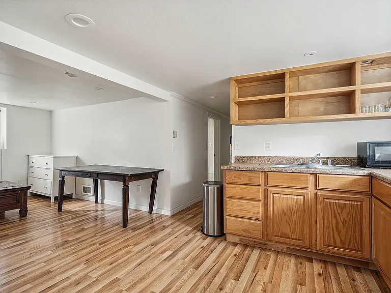 4708 7th Ave NE #B — Photo 3