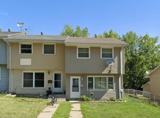 3689 Hillcrest Rd, Dubuque, IA 52002