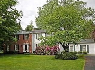 80 Briarhill Rd, Williamsville, NY 14221