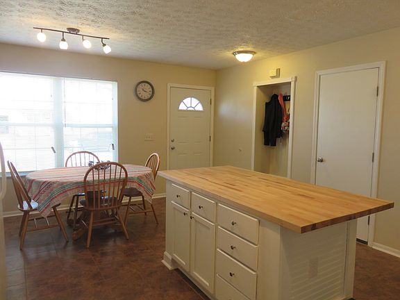 3rd image of 2608 Creekwillow Pl