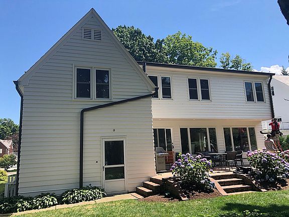 2nd image of 304 Cherokee Dr