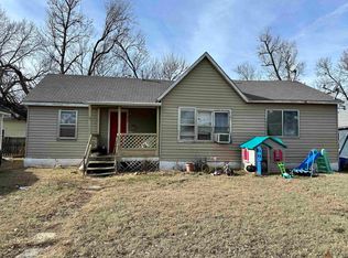 448 S 12th St, Salina, KS 67401