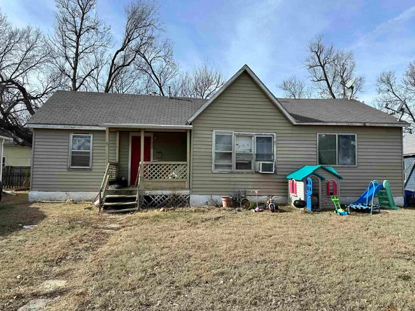448 S 12th St, Salina, KS 67401