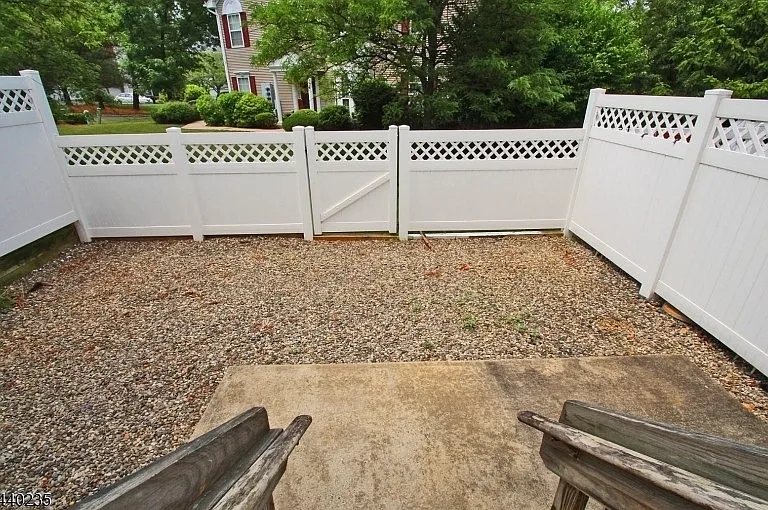 4 Prescott Ct — Photo 23