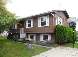 207 S Colebrook Dr, Clinton, MI 49236