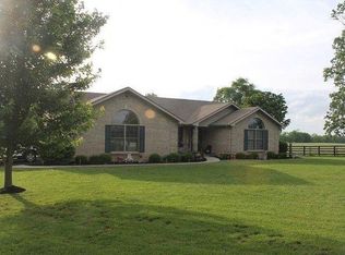 602 Ardery Rd, Paris, KY 40361
