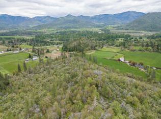 698 Messinger Rd, Grants Pass, OR 97527