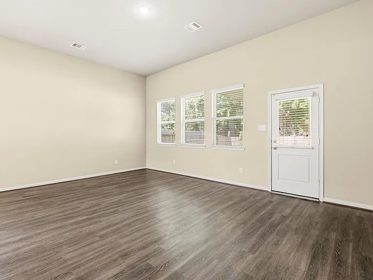 6131 Carpenters Cove Ln — Photo 12