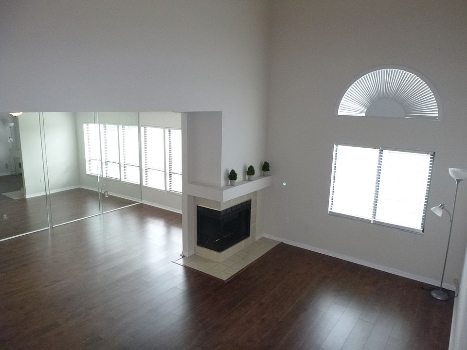 1st image of 2254 Stonington Ave #2254