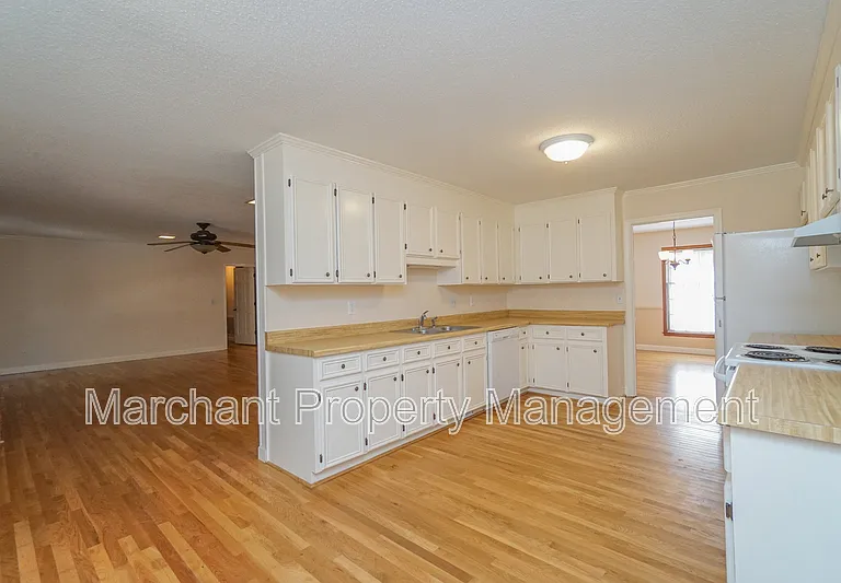 49 Cobblestone Rd — Photo 10