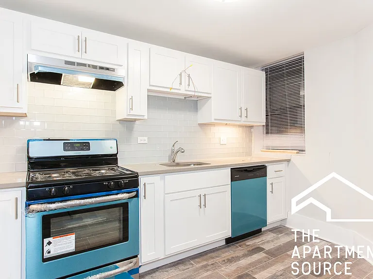 2922 W Logan Blvd #GDN — Photo 1