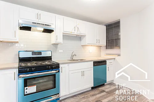 2922 W Logan Blvd Photo 1