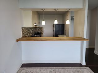 10 Martha Eaton Way S #2107, Toronto, ON M6M 5B3
