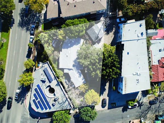4th image of 1110 S Spaulding Ave