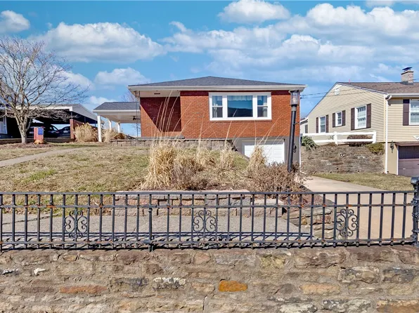 12 Gaddis St S, Hopwood, PA 15445