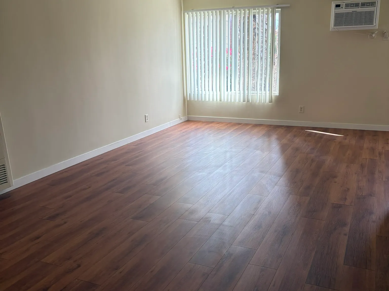 12405 Weddington St — Photo 2