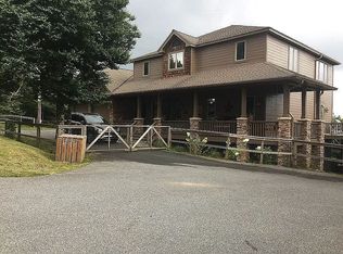 314 N Pinnacle Ridge Rd, Banner Elk, NC 28604
