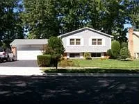 516 Williamsburg Ln photo 1