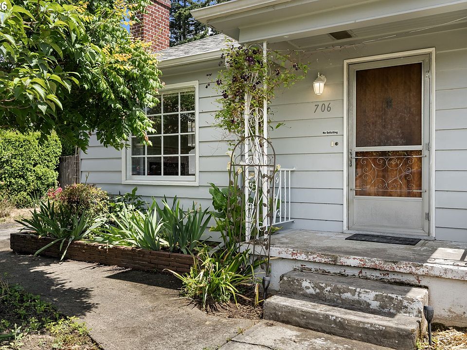 1st image of 706 SE 135th Ave