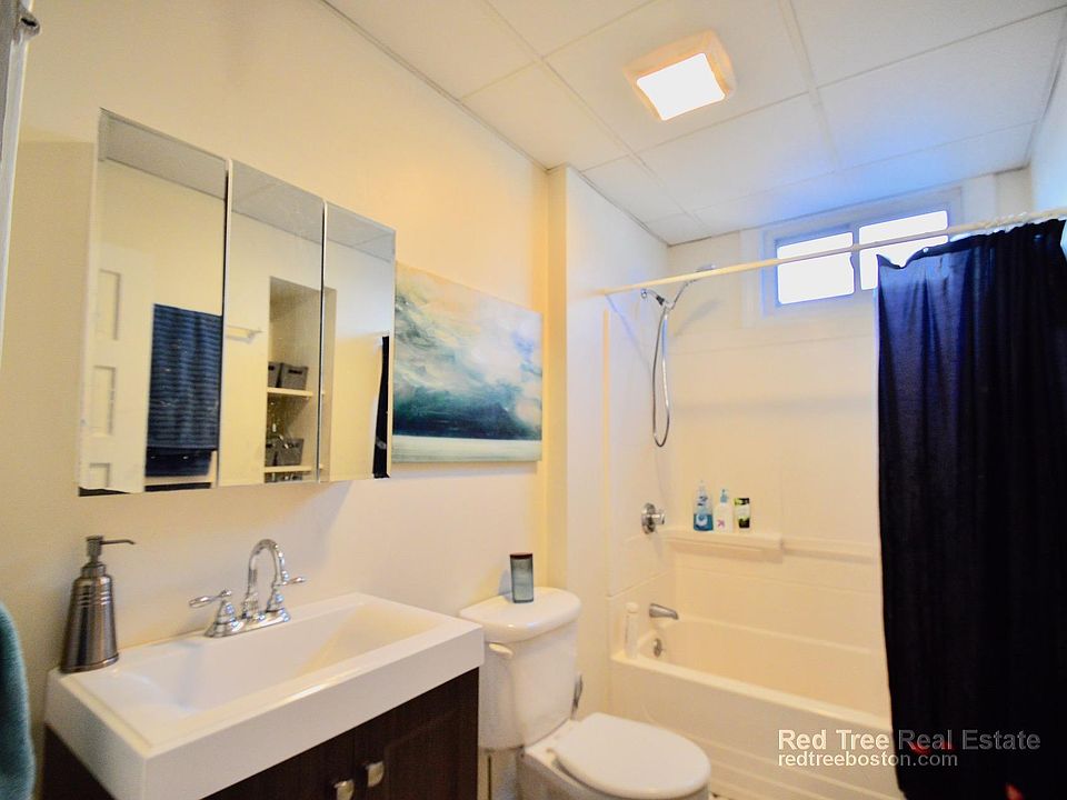 2nd image of 756 Saratoga St #2B