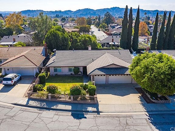 2nd image of 1230 E Leadora Ave