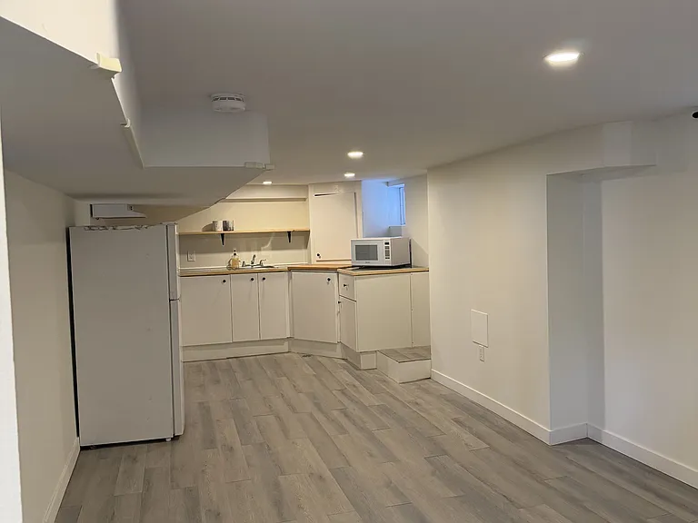 295 Arthur St #4 — Photo 8