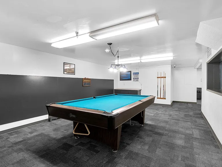 252 Gorge Rd E — Photo 17
