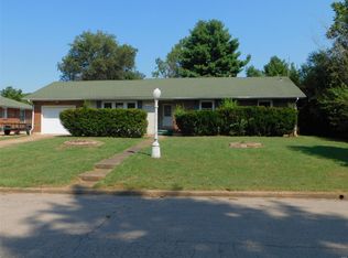 611 W College St, Farmington, MO 63640