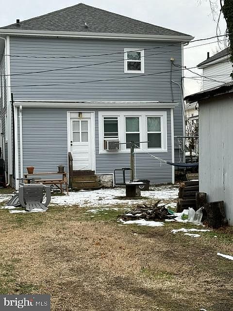 2nd image of 803 Wolfe St