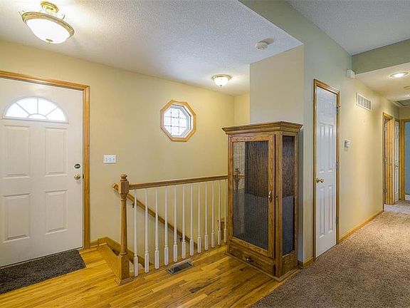4th image of 2011 NE Summerfield Ln