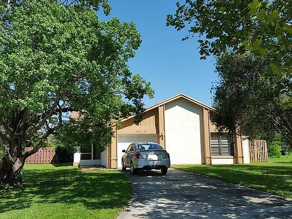2nd image of 2628 Shadybranch Dr