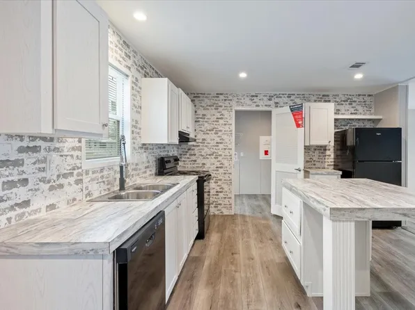 708 SW 16th St, Mineral Wells, TX 76067