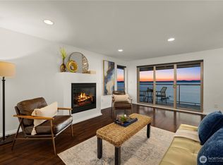 3633 Beach Dr SW APT 402, Seattle, WA 98116