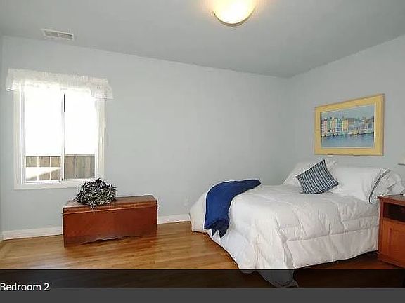 5th image of 355 King St