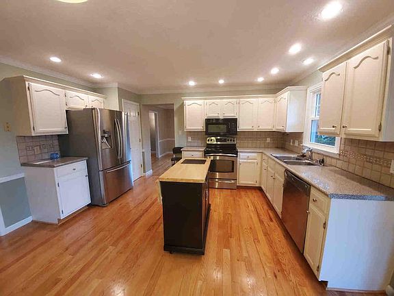5th image of 970 Ironwood Dr