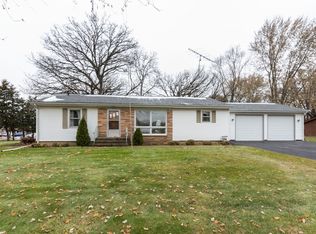 605 Saint Johns Rd, Woodstock, IL 60098