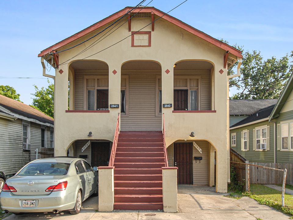 1st image of 2543 Acacia St #1
