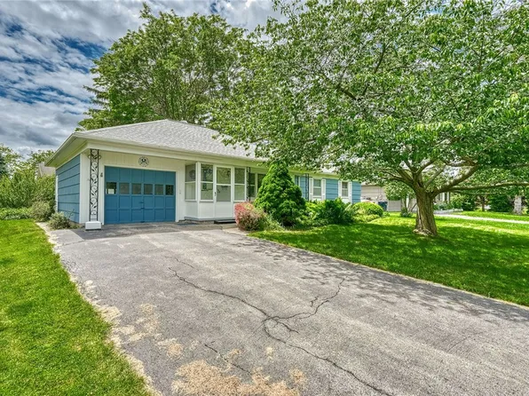 1023 Denise Rd, Rochester, NY 14616