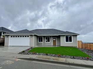 565 Hilltop Dr, Fortuna, CA 95540