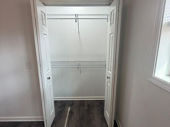 4th image of 83 Hope Ln