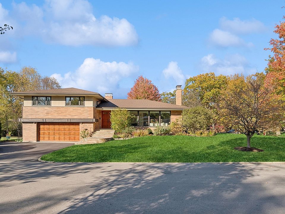 1st image of 900 Oak Dr