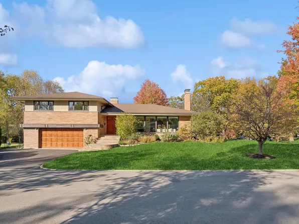 900 Oak Dr, Glencoe, IL 60022