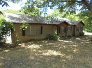 2413 Crockett Rd, Palestine, TX 75801